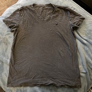 American Eagle V neck T shirt